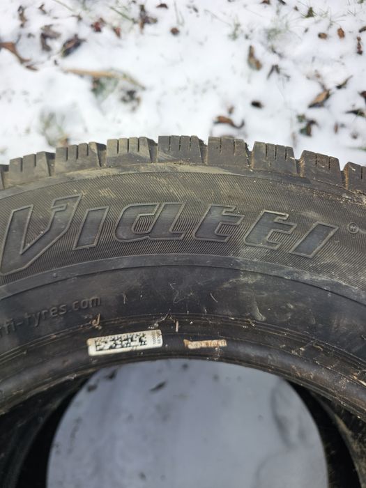 CAUCIUCURI 195/ 70/ 15C