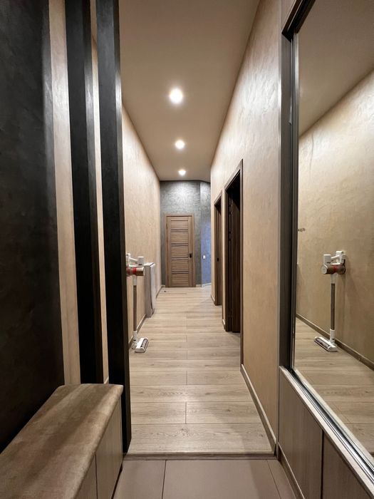 Сдаётся квартира двухкомнатная ул заводская новостройка . 70 кВ своя