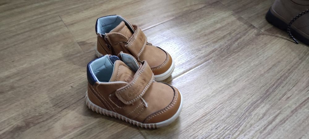 Încălțăminte băiat marime între 20 și 23