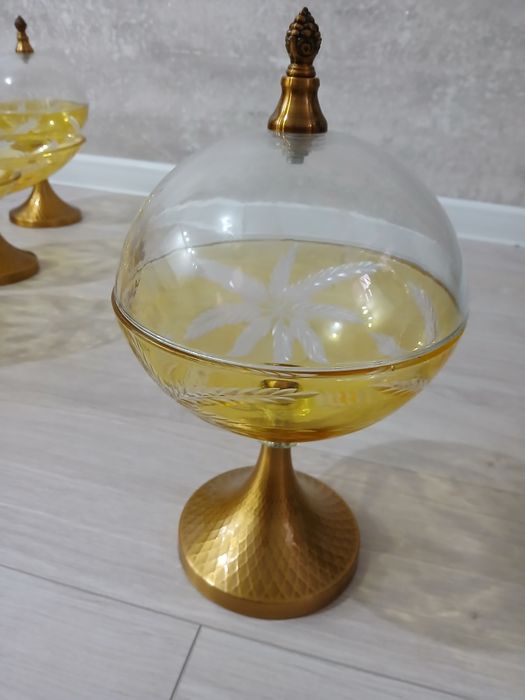 Продам вазы 12 штук сервиз