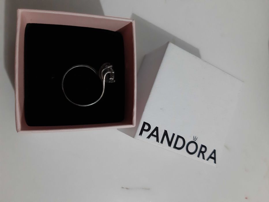 Inel de argint stil logodna cu piatra in cutie cadou Pandora