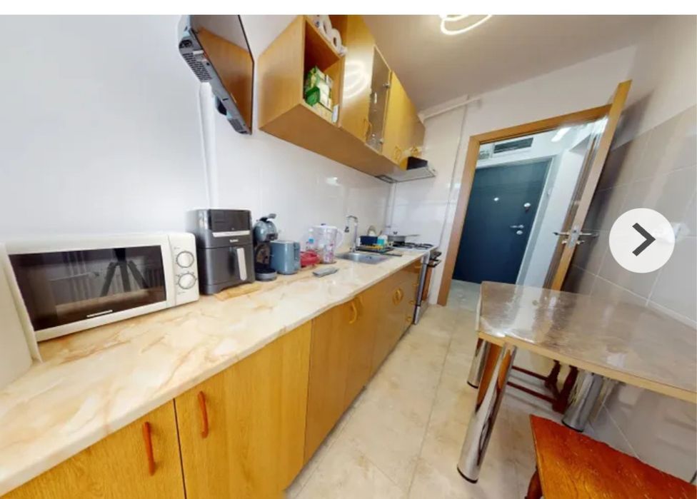 Vând garsonieră confort