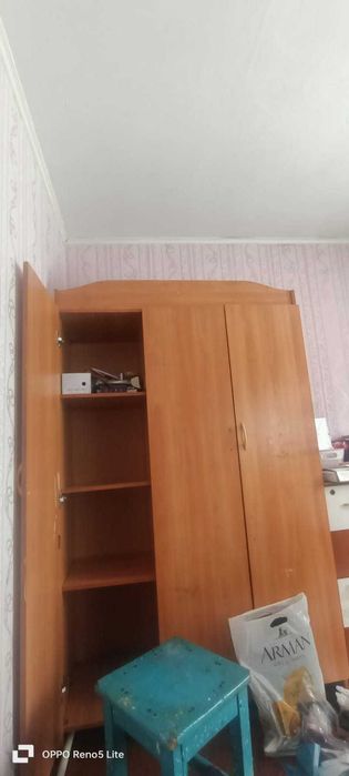 3 дверный шкаф 4полки