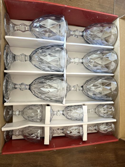 Продам набор бокалов со рюмками