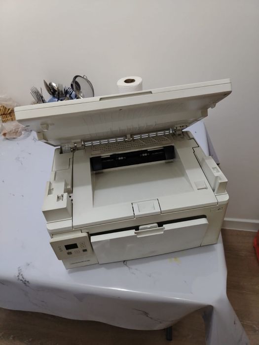 HP LaserJet M1132 МФУ принтер, сканер, копир