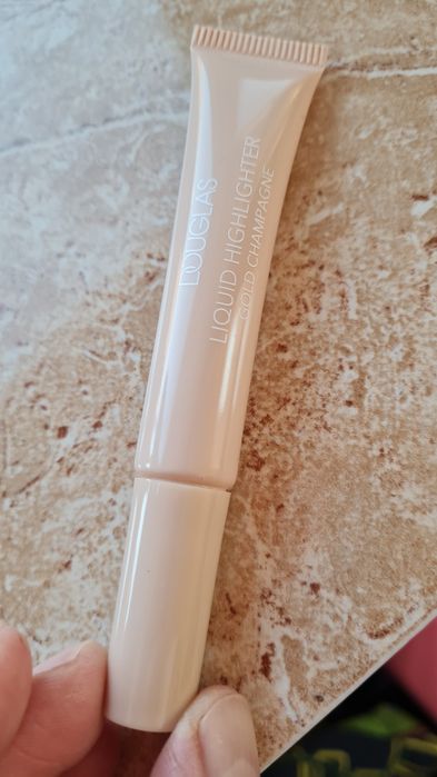 Liquid highlighter Douglas