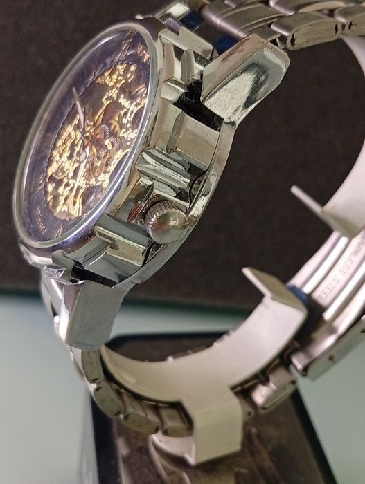 Руски ръчен механичен часовник .