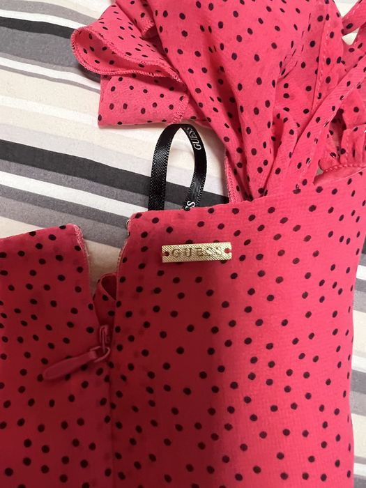 Дамски топ Guess