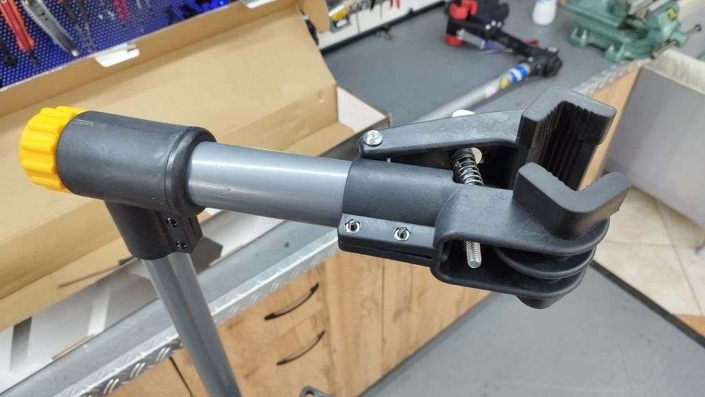 Стойка за ремонт на велосипеди Vorel 77715.