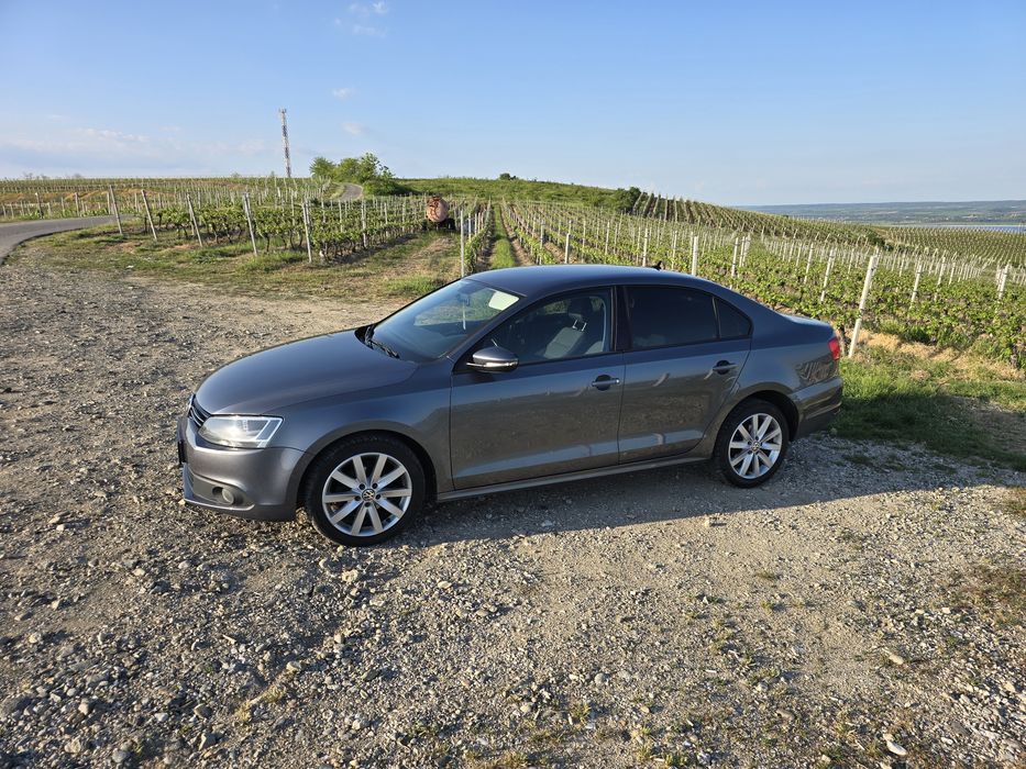 Volkswagen Jetta 1.6 tdi DSG