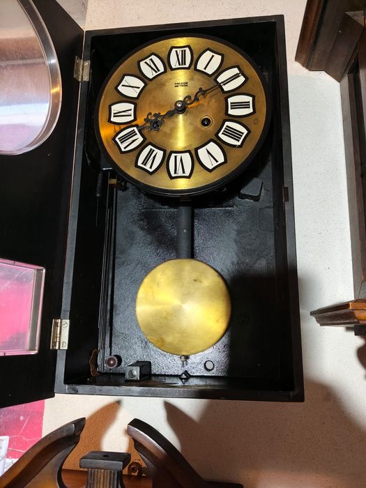 Ceas antic cu pendul