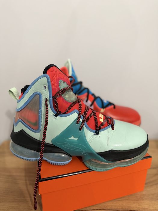 Мартонки Nike LEBRON XIX