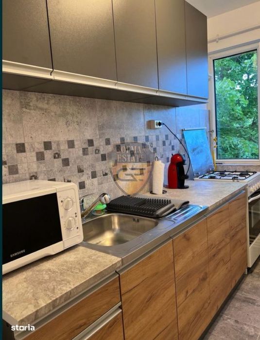 Apartament 3 camere, balcon inchis, KM 4-5, etaj 4 din 5, posibilitate