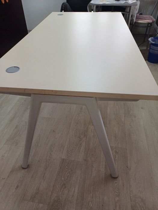 Стол офисный,  можно для дома