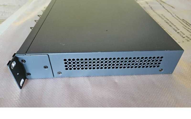 Hikvision Switch 24 porturi POE model DS-3E1526P-SI cu management