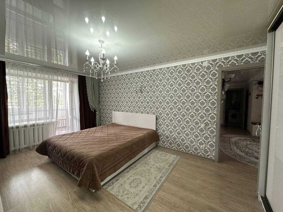 Продам 4-х комнатную картиру в районе бородинского магазина