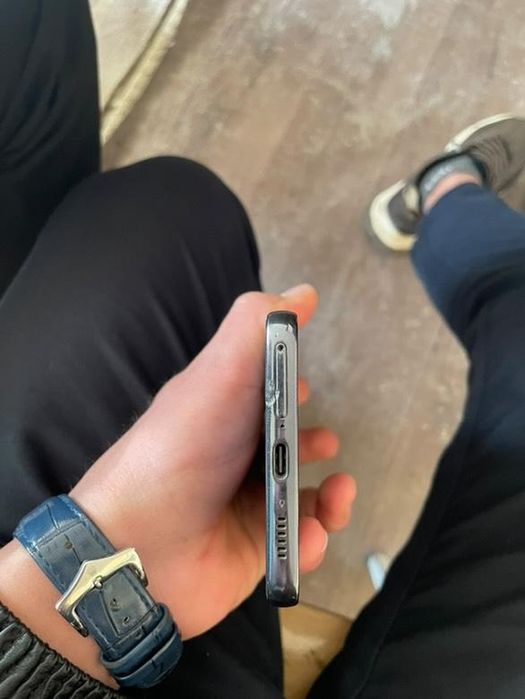 Samsung a53 5g   kafolat 1 oy full karobka zaryatchig qushib beriladi