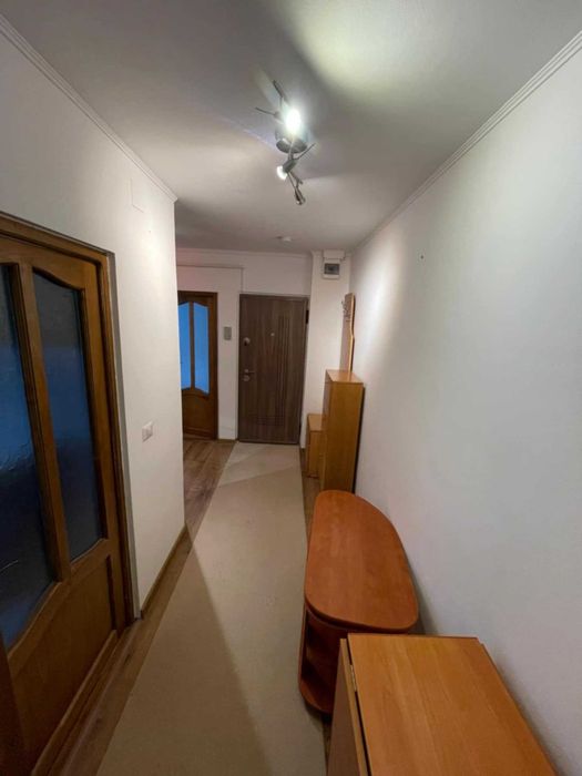 Închiriez apartament