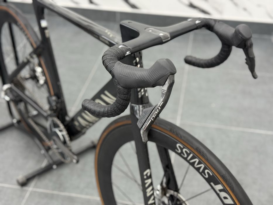 Canyon Aeroad CFR AXS 2025 L размер 2x12 Sram Red AXS Powermeter