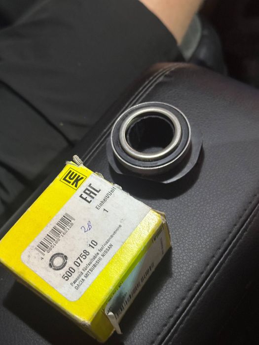 Выжимной подшипник  список на что подходит есть на фото