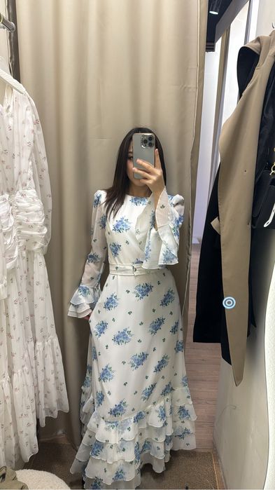 Продаю платье 20000 тг новый