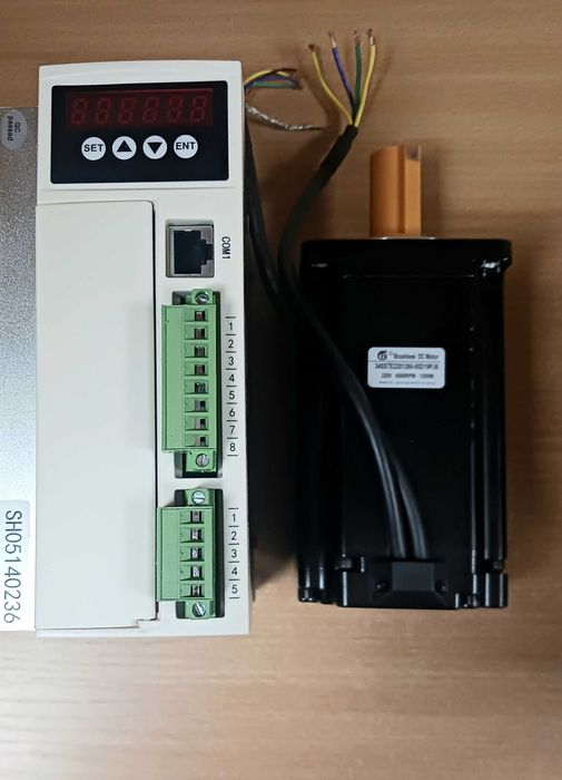 Нова фреза  UNIMARK с CNC управление по 3 оси . За работа със стомана.