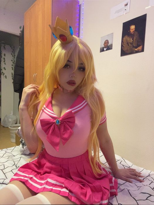 Косплей «Принцесса Пич»