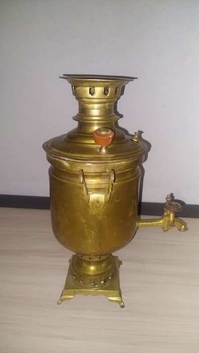 Руски самовар на въглища