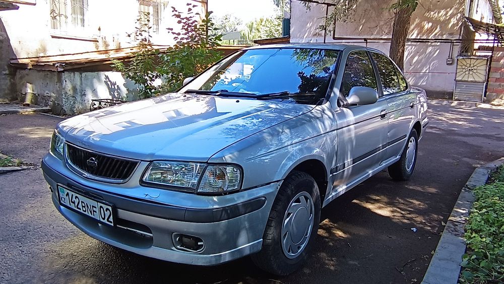 Машина  Nissan sunny
