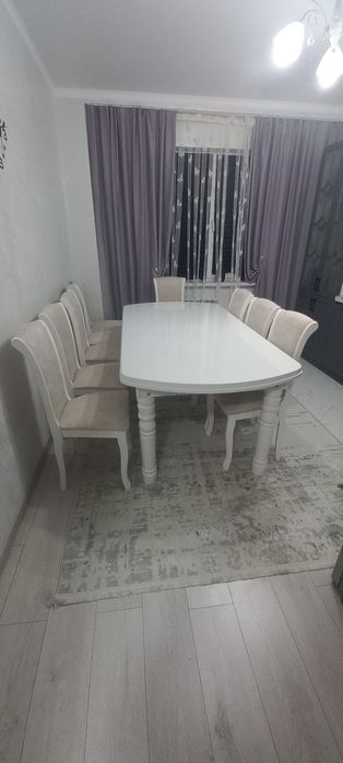 Продается стол со стульями  11 шт. Размер 205, 250×100.