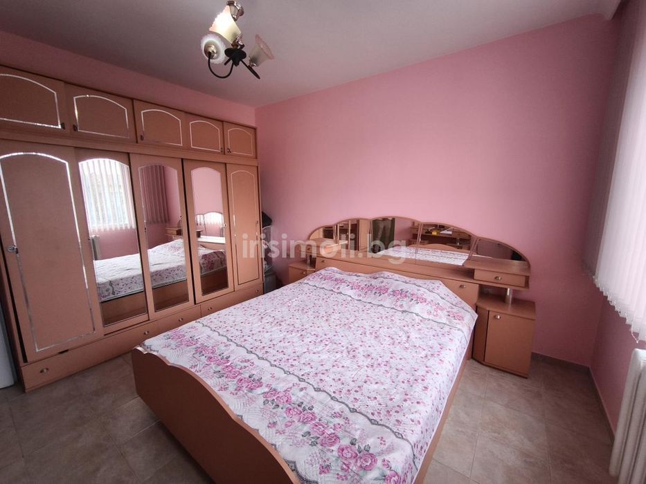 Дава се под наем Двустаен апартамент в София, Надежда 4 - 67 кв.м за 648.21 € - Снимка #2