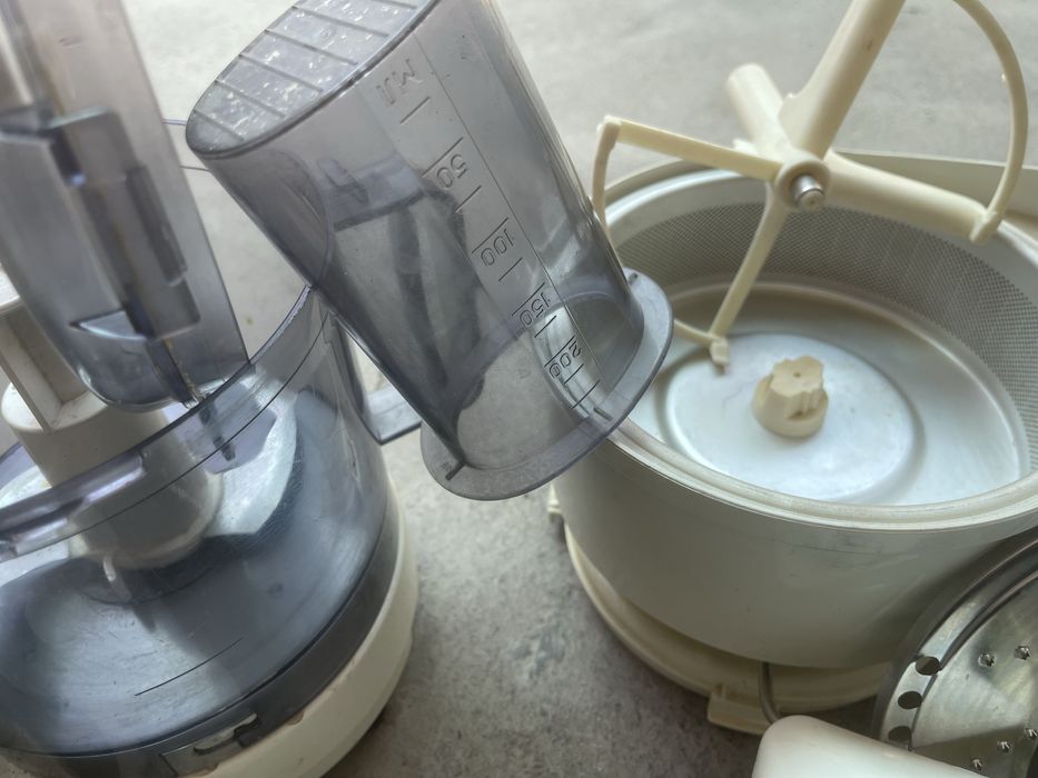 Продам кухонный комбайнь !Бренд:Элекма