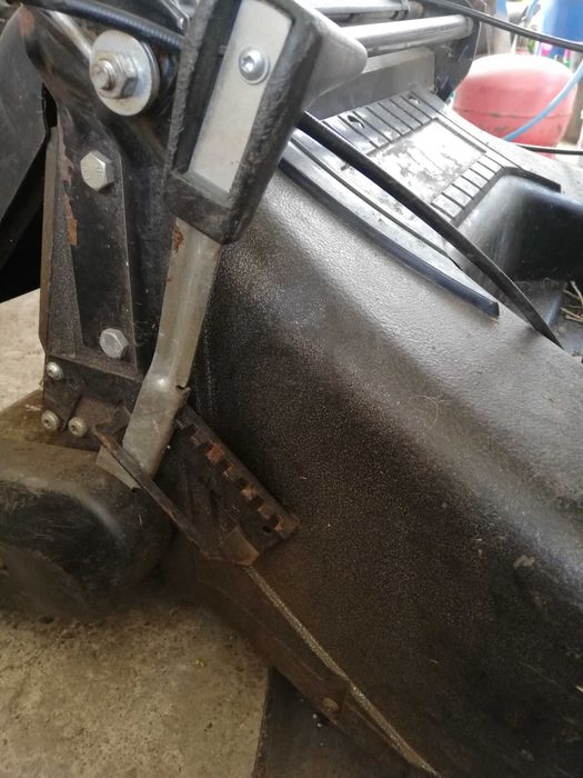 Професионална бензинова самоходна косачка Honda 5,5к.с