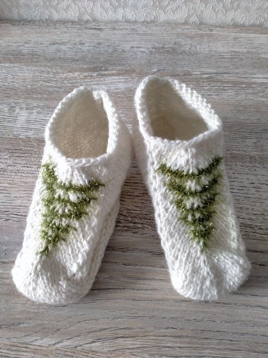 Носки тёплые, шерстяные и вязаные.