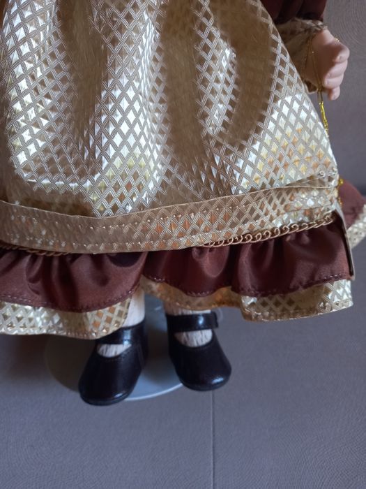 Стара колекционерска кукла