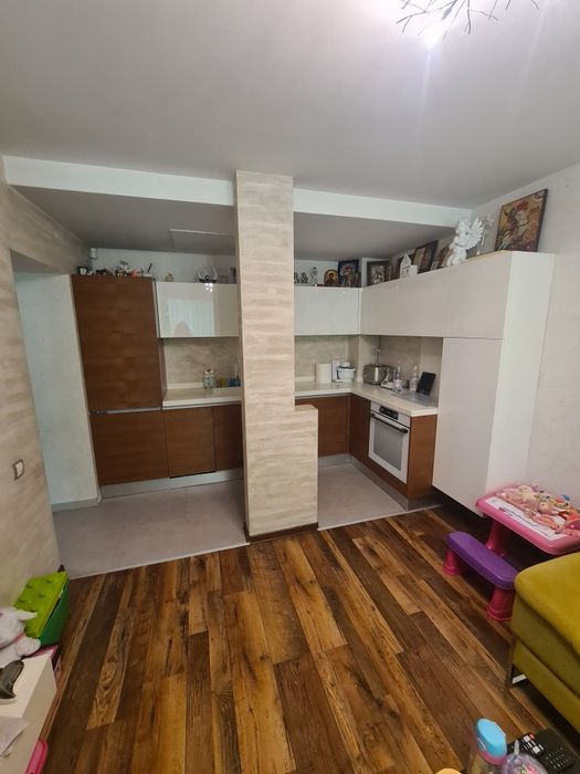 Продава се Тристаен апартамент в Пловдив, Кършияка - 80 кв.м за 1988 €/кв.м - Снимка #2