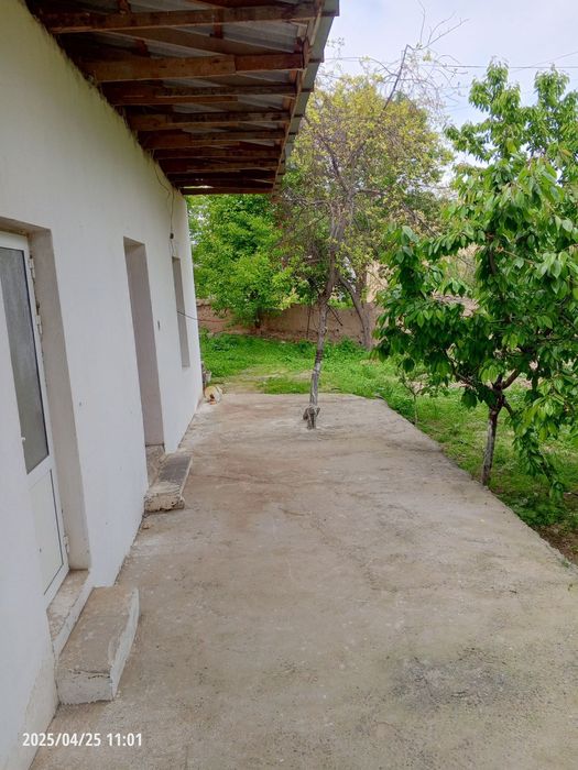 Srochni hovli sotiladi 6 sotix