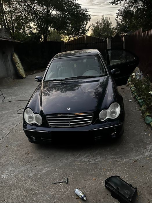 MERCEDES-BENZ C-Class 0 — imagine 3