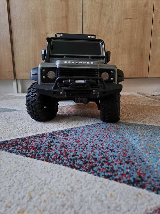 RC модел Traxxas trx 4 Defender 1/10