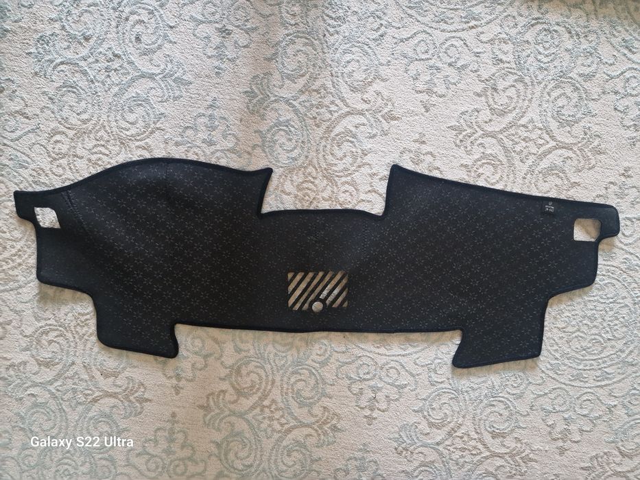 Продам ветровик на камри 50