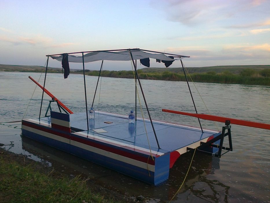 Плот для сплава по реке