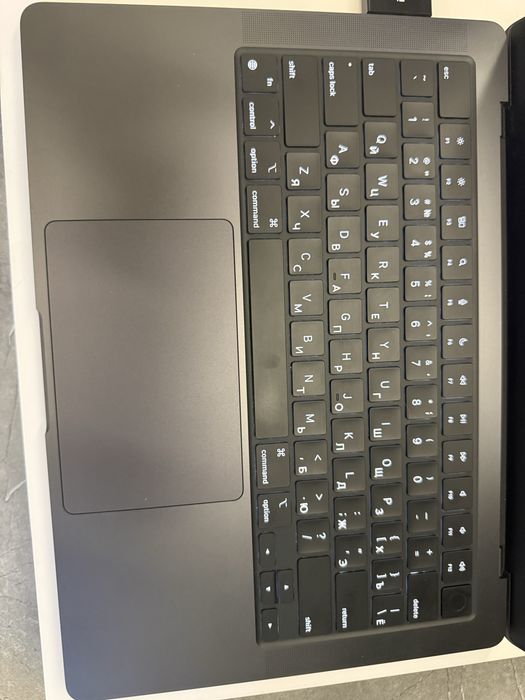 Macbook pro 14 inch M4 16/512