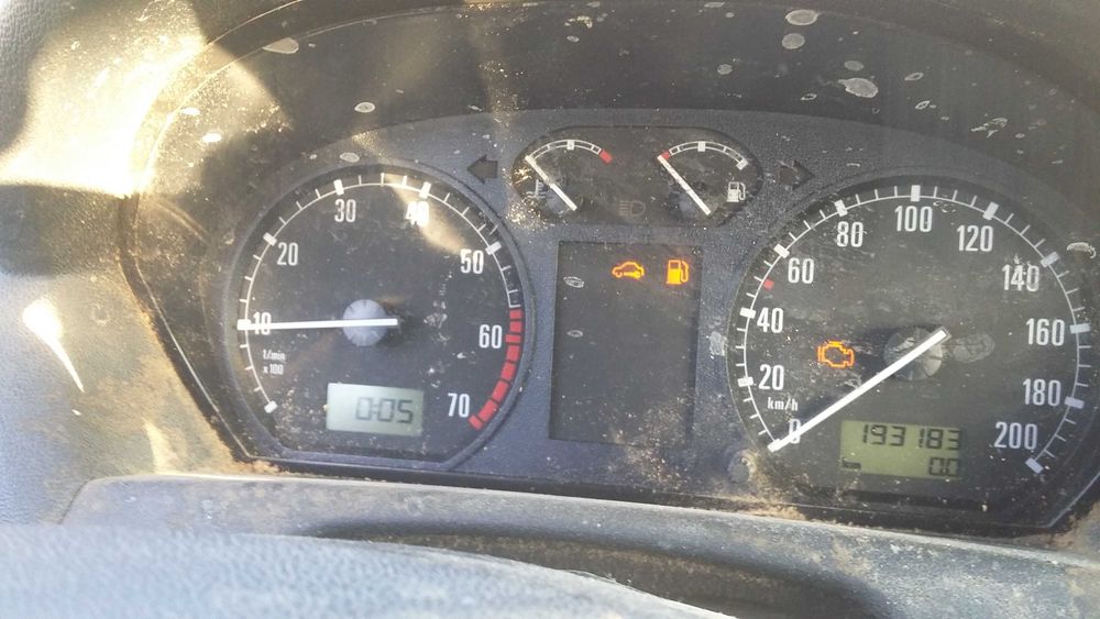 Шкода Фабия 1.4мпи 60кс 2002г - Skoda Fabia 1.4Mpi