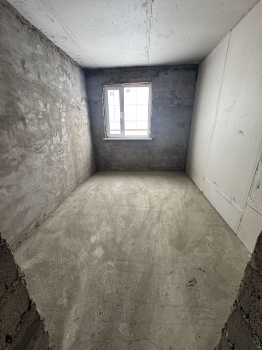 Продается недостроенный  часный дом в районе Ртс .