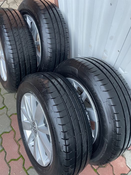 Jante de aluminiu originale VW R15 cu cauciucuri GOOD YEAR noi de vara