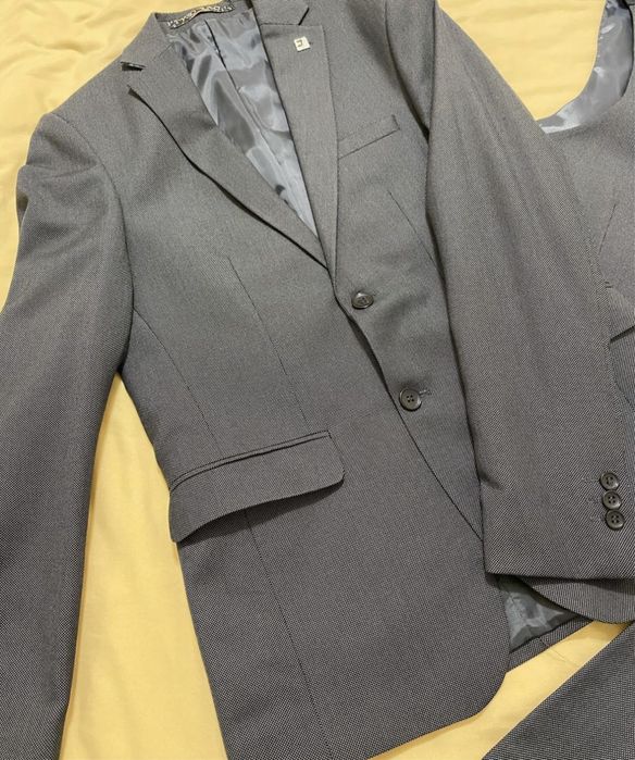 Костюм тройка