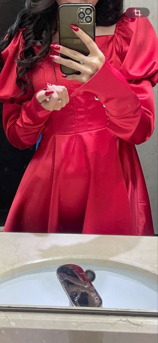 Продам красное платье