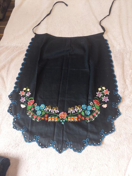 Продавам стари престилки