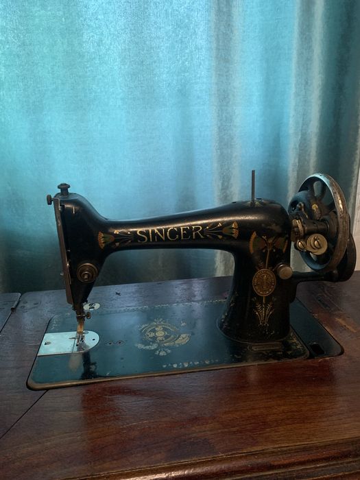 Швейная машинка Зингер