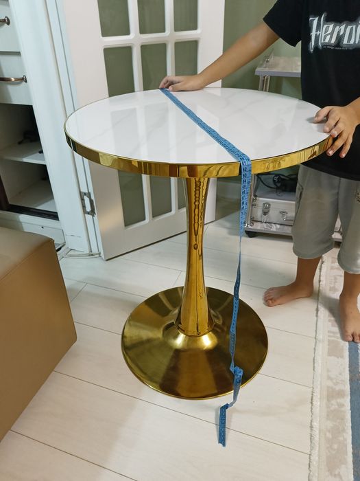 Стол мраморный и  стулья комплект